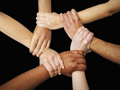 Con competenze trasversali s'intende quell'insieme di caratteristiche personali ritenute essenziali in ambito lavorativo per trasformare una conoscenza in comportamento