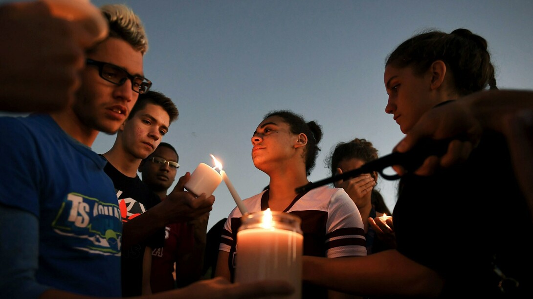 Una vigilia en homenaje a los asesinados en uno de los últimos tiroteos sucedidos en Estados Unidos