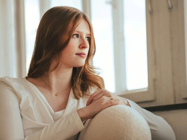 Arrendersi alla realtà non significa rinunciare, ma smettere di combattere ciò che non può essere modificato