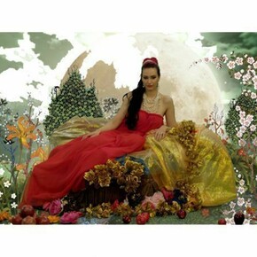 Azari, Shoja, The Queen on Houries, still from The King of Black, 2013, HD colour video with sound, lores