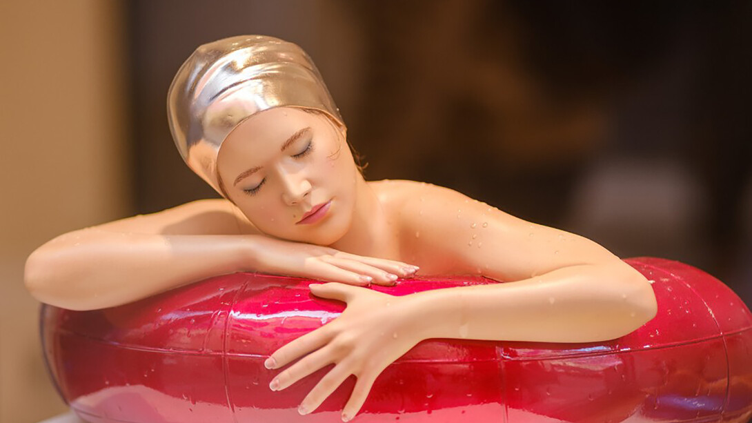 Carole A. Feuerman's ultra-realistic sculpture