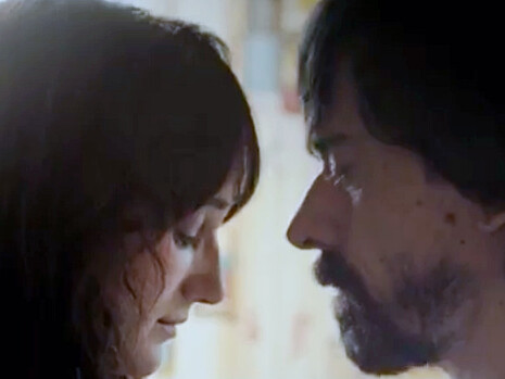 Nella foto Luigi Lo Cascio (Aldo) e Linda Caridi (Lidia) nel film "Lacci" di Daniele Luchetti