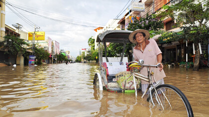 Climate change causes floods in many Asian countries