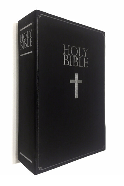 Meet in the Place Where There is No Darkness. Courtesy of Eleanor Harwood Gallery