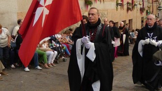 Desfile de caballeros de la Orden de Malta