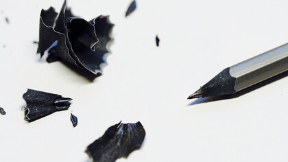 Lápis gasto após várias tentativas de escrita