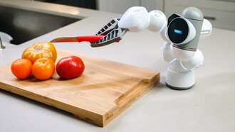 Robô controlado por inteligência artificial faz o trabalho de humanos ao cortar frutas e legumes
