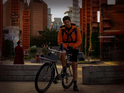 Il film affronta non solo il problema del lavoro, ma anche quello della solitudine