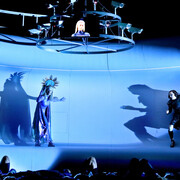 Die fliegen (The flies). Courtesy of Residenztheater