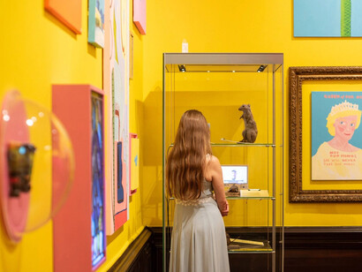 Joe Lycett, Every thing must go, exhibition view. Courtesy of Birmingham Museum and Art Gallery