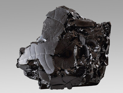 Trozo de carbón. La explotación de minerales estratégicos podría fortalecer la autonomía económica groenlandesa, pero también intensificar la presión externa y la dependencia geopolítica