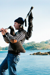 The piper Carlos Nunez