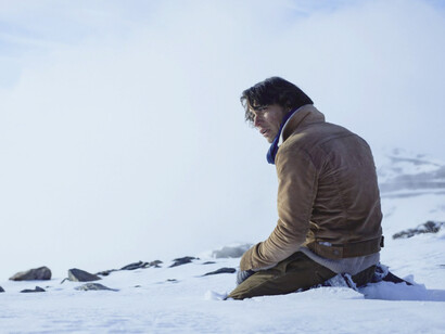 Fotograma de la película 'La sociedad de la nieve' (2023) protagonizada por Enzo Vogrincic