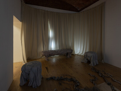 Various artists, Echoes of the Medusa, exhibition view. Courtesy of Galerie 35M2