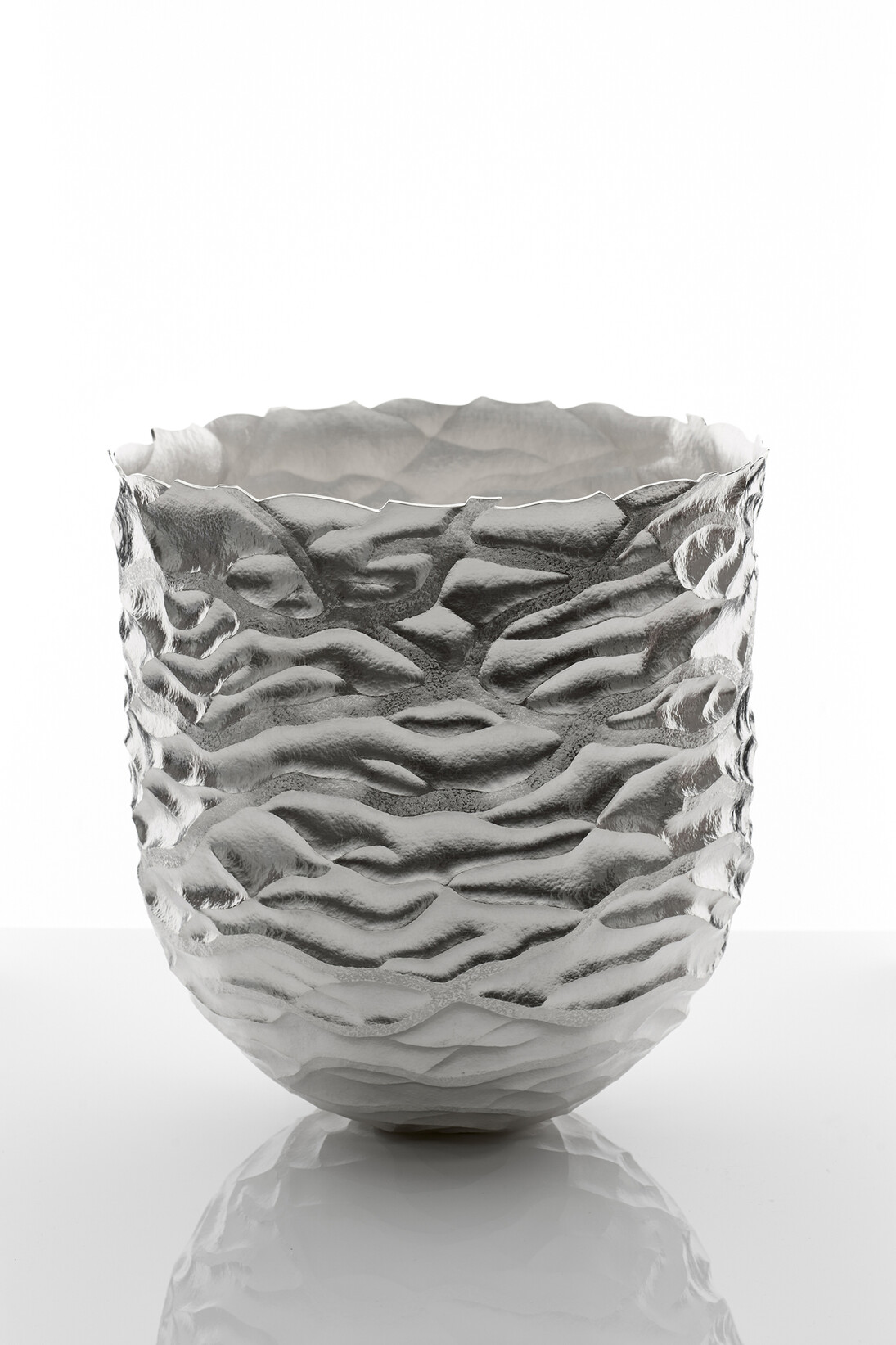 Hiroshi Suzuki, Seni Vase, 2014, Represented at COLLECT by Adrian Sassoon