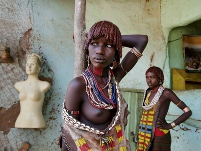 Steve McCurry. African girls