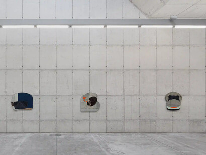 Henry Krokatsis, Viúvas, órfãos e estranhos, vista da exposição. Cortesia da Galeria Leme