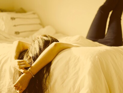 Un estudio llegó a la conclusión de que escuchar de 25 a 60 minutos de música antes de ir a dormir, mejoraba mucho algunos cuadros de insomnio