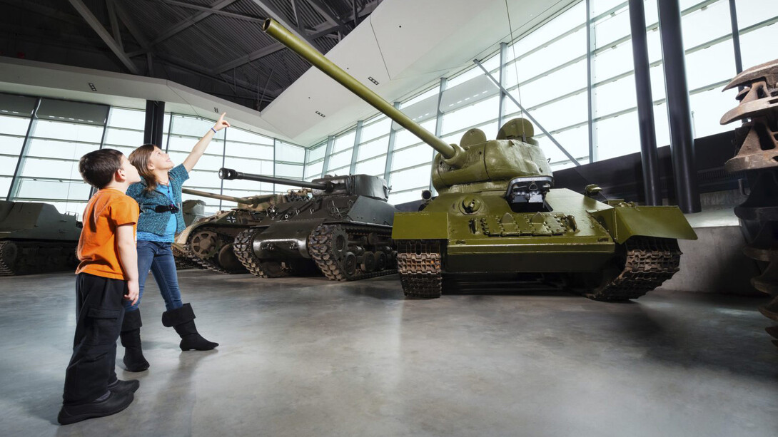 La galerie LeBreton, la collection de matériel militaire, vue d’exposition. Avec l’aimable autorisation du Canadian War Museum