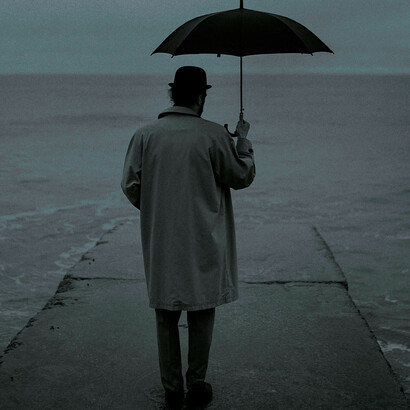 An jenem Tag war es mir nicht bewusst, jetzt aber, da ich es bedenke, würde ich sagen, dass er um die vierzig war