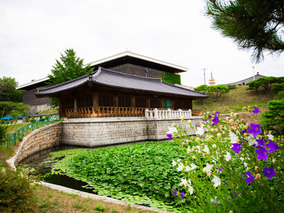 Outdoor exhibition, exhibition view. Courtesy of Gyeongju National Museum