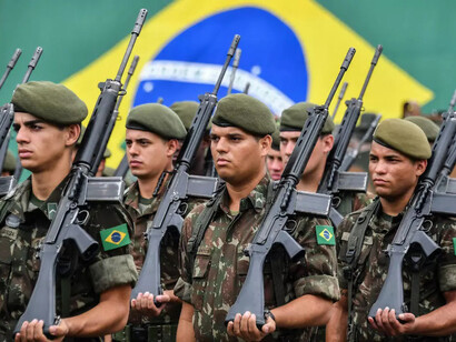 Desfile de las fuerzas armadas brasileñas