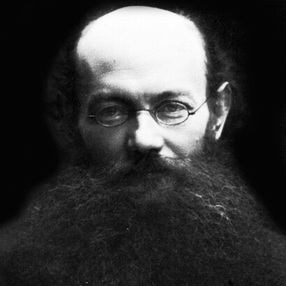 Piotr Kropotkin, uno de los fundadores de la escuela del anarcocomunismo