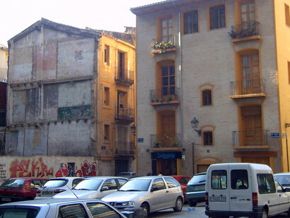 Contraste entre dos casas de Velluters