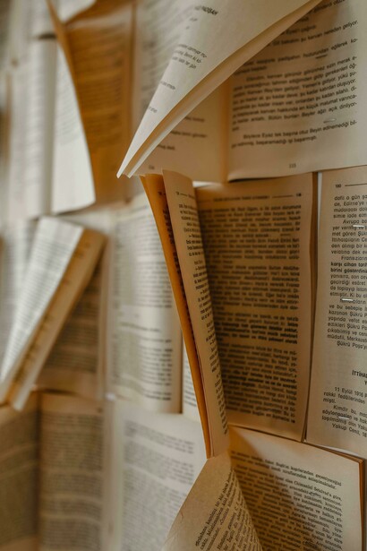 La obra de Gógol influyó profundamente en la literatura rusa, anticipando a grandes escritores como Dostoievski y Tolstoi