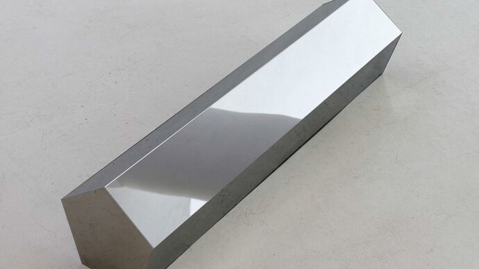 Untitled, polished stainless steel on wood, 2014, photographer: Achim Kukulies, courtesy the artist(s) and Sies + Höke, Düsseldorf.