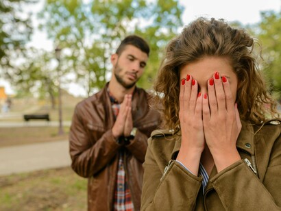 Aquele que “perde” o debate acaba ridicularizado, diminuído em suas convicções, e quem “vence” geralmente só é bom na retórica da humilhação


