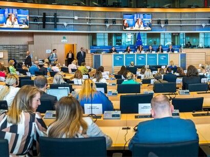 La Comisión Europea lanzó una estrategia para erradicar la pobreza multidimensional en el bloque comunitario hacia 2050