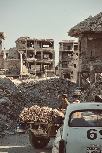 Au milieu des ruines, la vie continue, portée par la résilience des populations face aux épreuves du conflit, Syrie