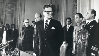 En 1971 el gobierno del presidente Allende, con aprobación unánime del congreso de la época estableció la nacionalización de los yacimientos del cobre