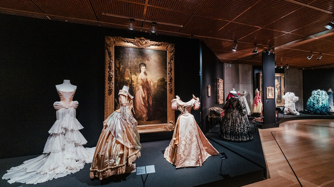 Art and fashion, exhibition view. Courtesy of Calouste Gulbenkian Museum