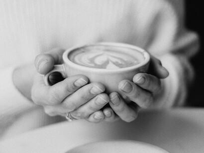 El perfume de las bebidas calientes revive las navidades de la infancia, llenas de luces y esperanza