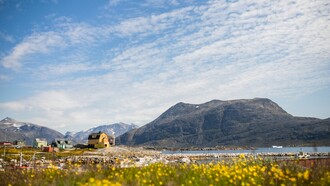  La Groenlandia è l’isola più grande del mondo, ma è abitata da poco più di 56.000 persone