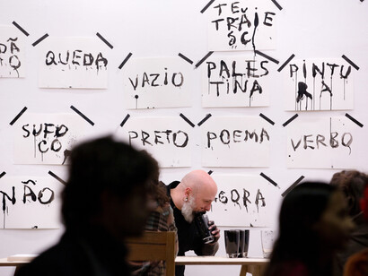 Maurício Ianês, O Escritor (The Writer), 2013, Performance, Photo Rafael Cañas