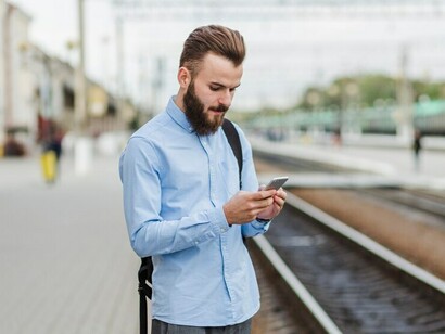 Las redes se conectaron a través de la mensajería o correo, y los trenes fueron un símbolo fundamental subconsciente de lo que es una red 