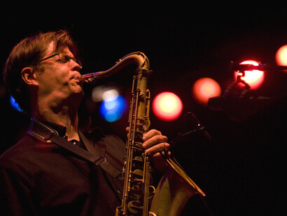 Donny McCaslin al sax