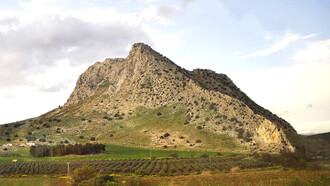 La Peña de los Enamorados ubicado en el municipio de Antequera en Málaga, España