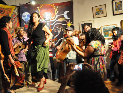 Son jarocho. Dejándose llevar por la música. Foto: Gina Gamboa Pacheco