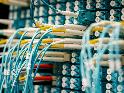 Proyectos como el uso de algoritmos para preservar lenguas originarias muestran cómo la tecnología puede sostener la esencia cultural