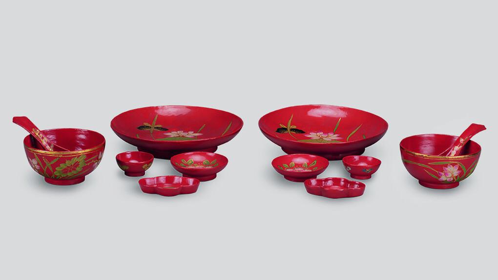 Set of painted tableware, Qing dynasty (1644–1911). Courtesy of the Moscow Kremlin Museum