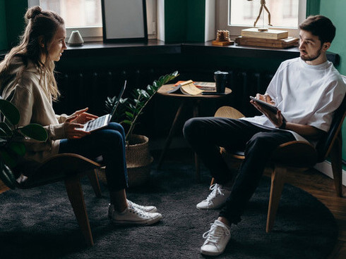 Amigos descobrem notícia chocante sobre ator favorito