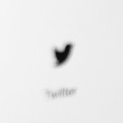 Buscamos nas redes sociais algum consolo artificial