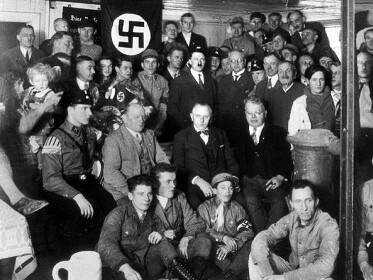 Los del destructor solo llegaron a ver del U615 su mástil con la bandera de la marina nazi