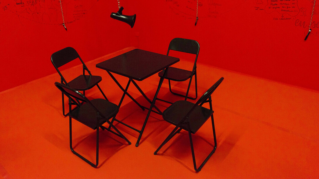 Coletivo Legítima Defesa
Performance RE- EXISTÊNCIA NEGRX durante a abertura da exposição Somos Muit+s, que aconteceu como parte da programação de untitled 2019 (demo station n.7), o palco para demonstrações proposto pelo artista tailandês Rirkrit Tiravanija.
Foto: Levi Fanan / Pinacoteca