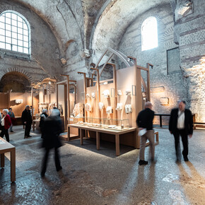 Faire parler les pierres. Sculptures médiévales de Notre-Dame, vue de l'exposition. Avec l'aimable autorisation du Musée de Cluny