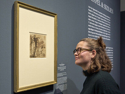 Verschiedene Künstler, Fantasie und Leidenschaft. Zeichnungen von Carracci bis Bernini, Ausstellungsansicht. Mit freundlicher Genehmigung des Städel Museums
